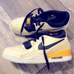 Nike Air Jordan Legacy basketball shoes